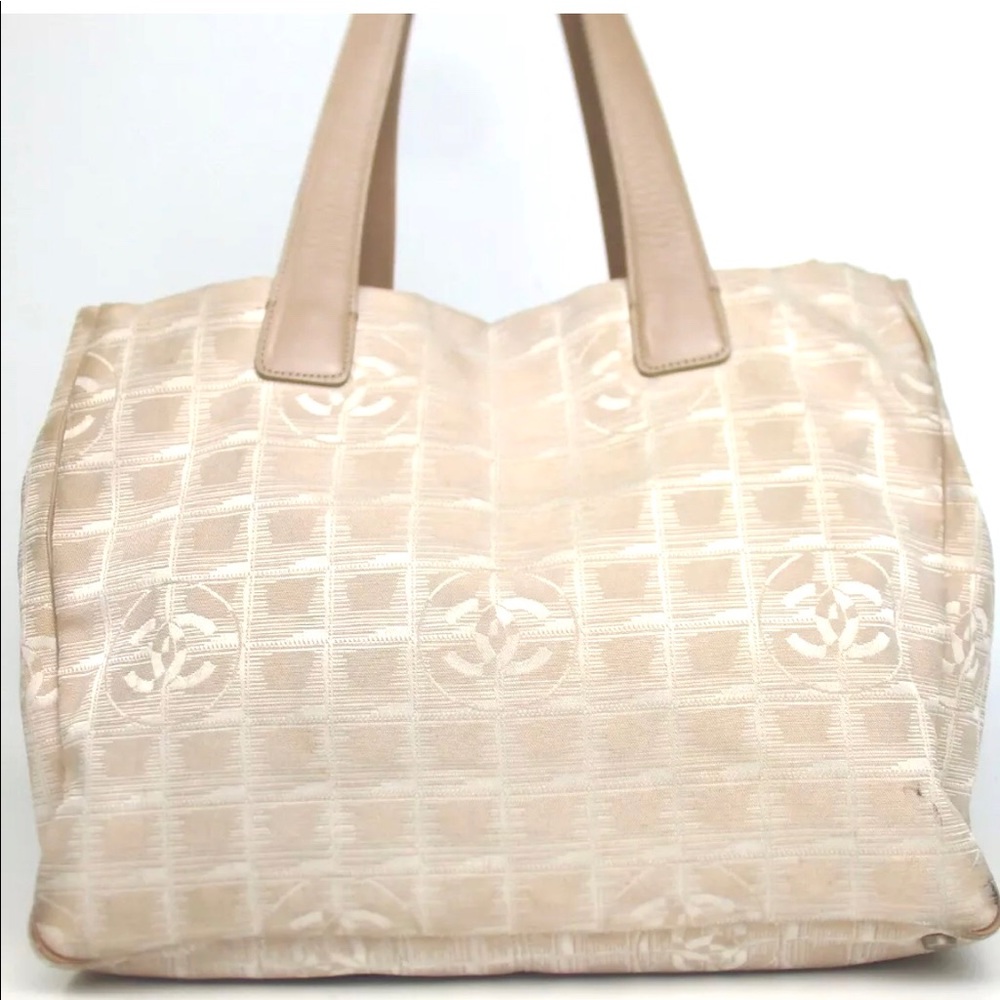 CHANEL Cream Beige Shoulder Tote